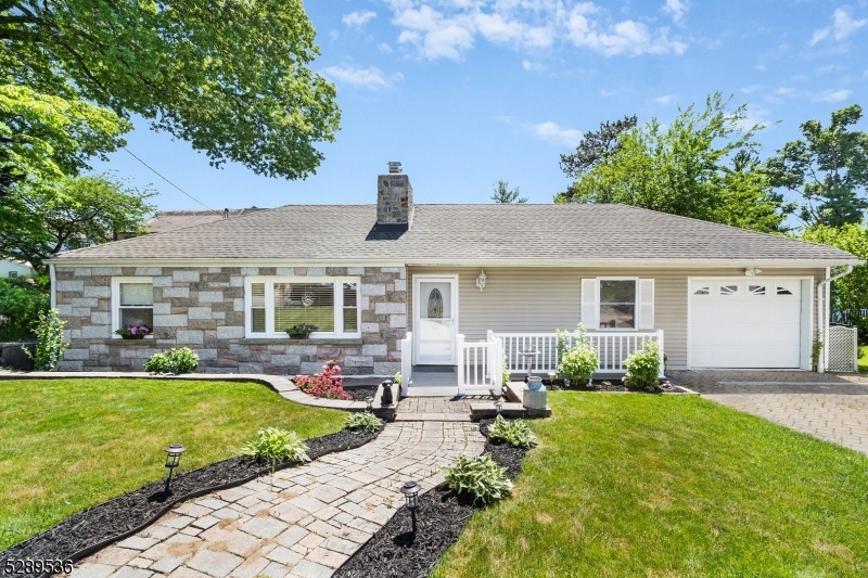 18 Overlook Dr