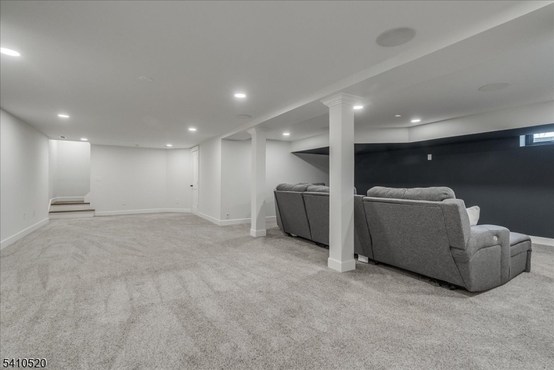 7 Daly Rd