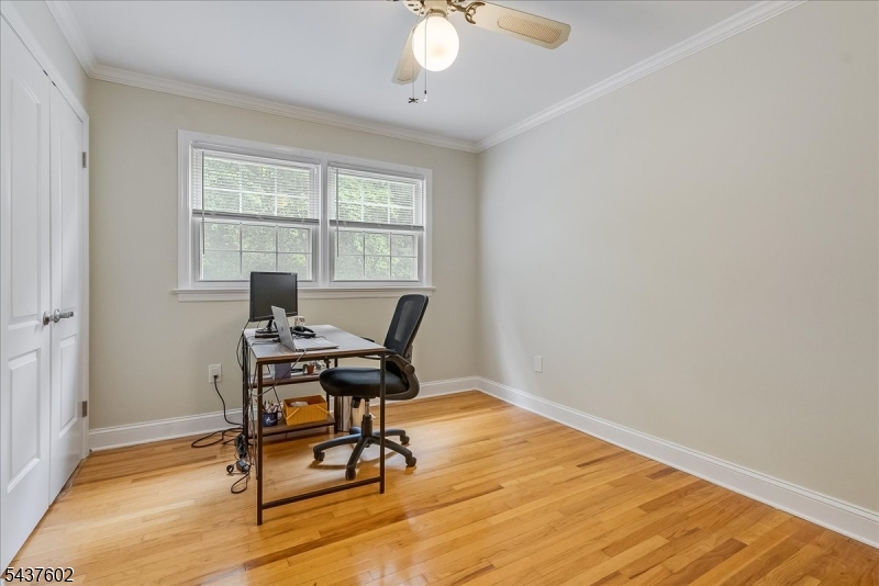 2 Schoolview Dr