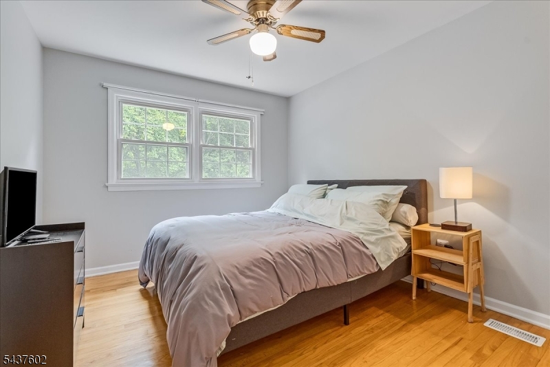 2 Schoolview Dr