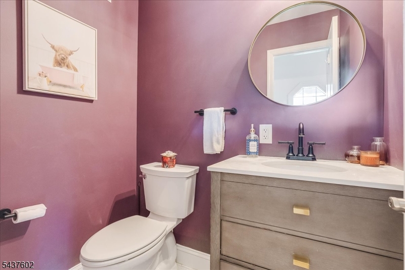 2 Schoolview Dr