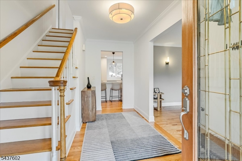 2 Schoolview Dr