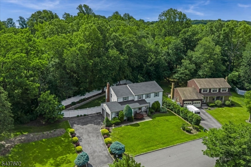 2 Schoolview Dr