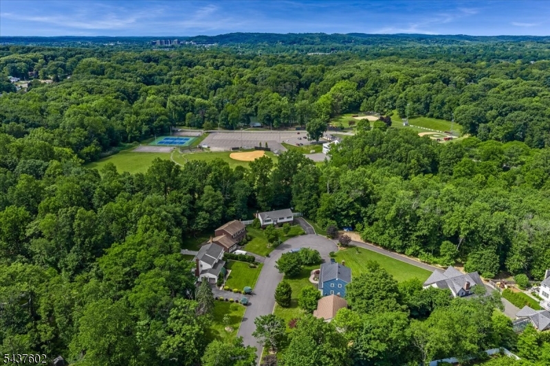 2 Schoolview Dr