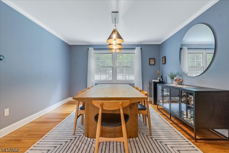 2 Schoolview Dr