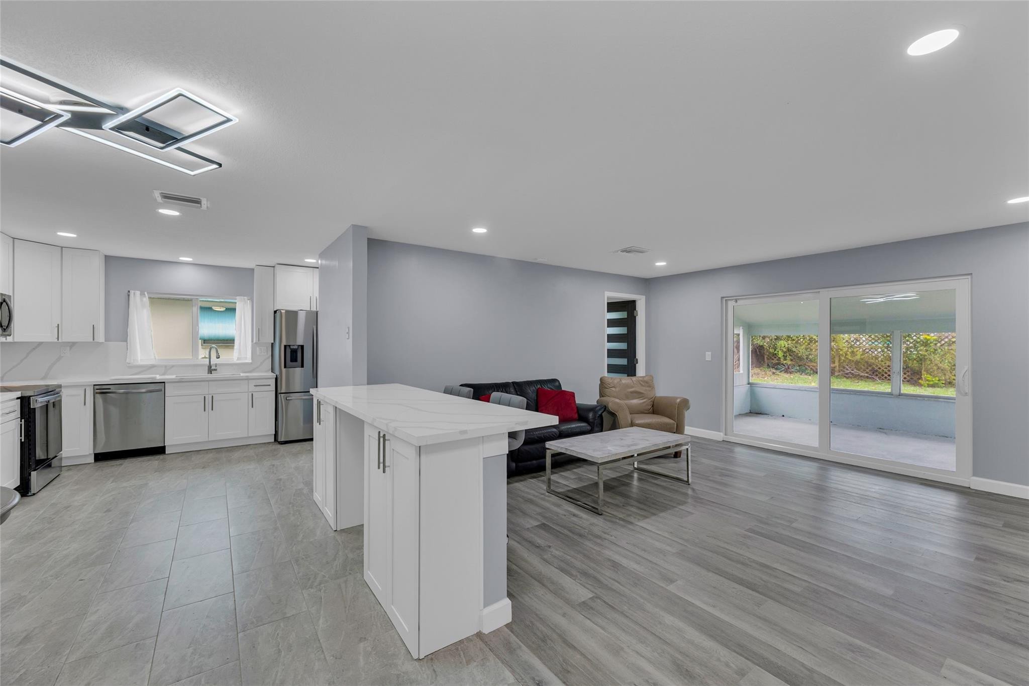 323 Shady Ln