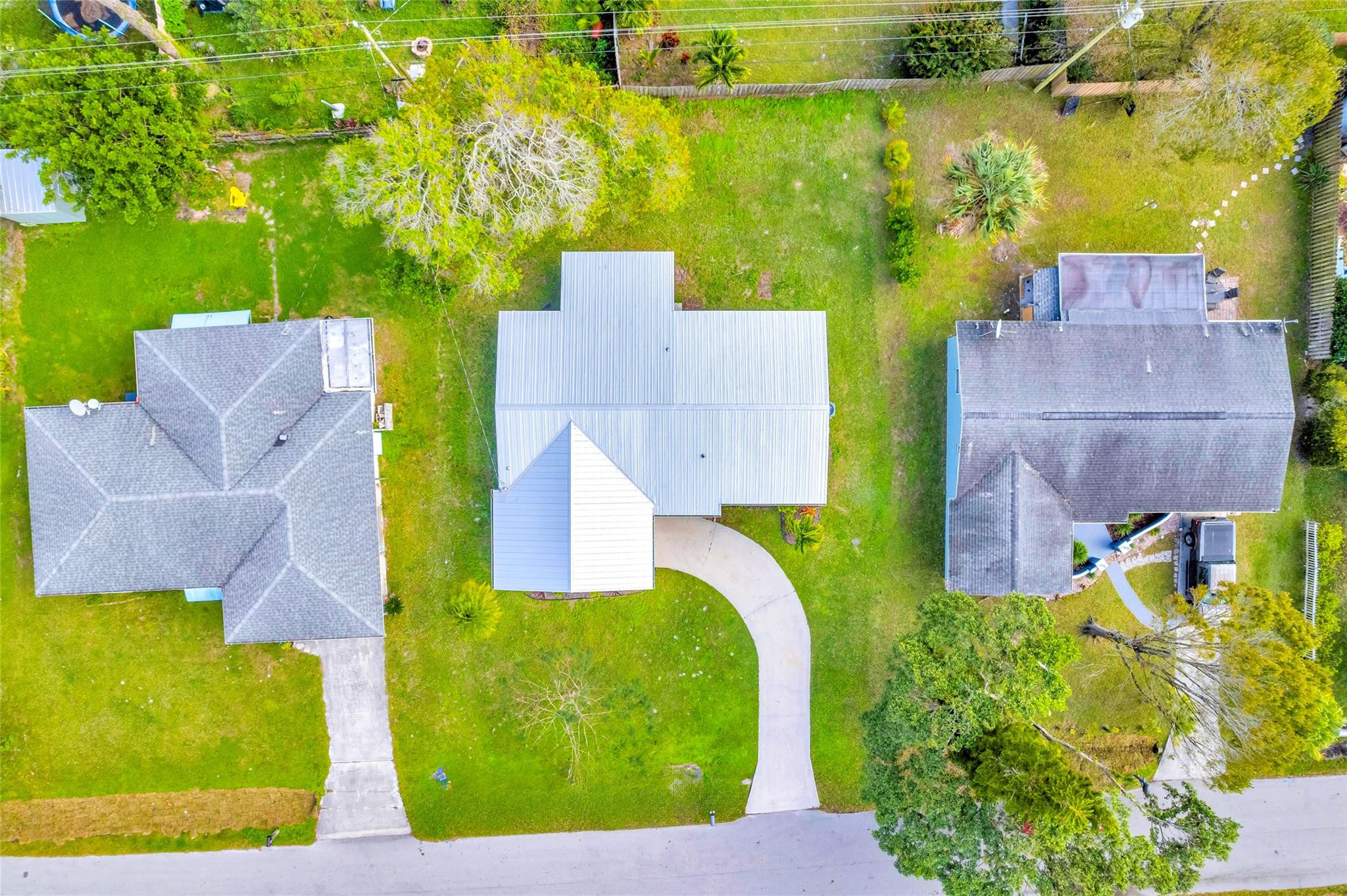 323 Shady Ln