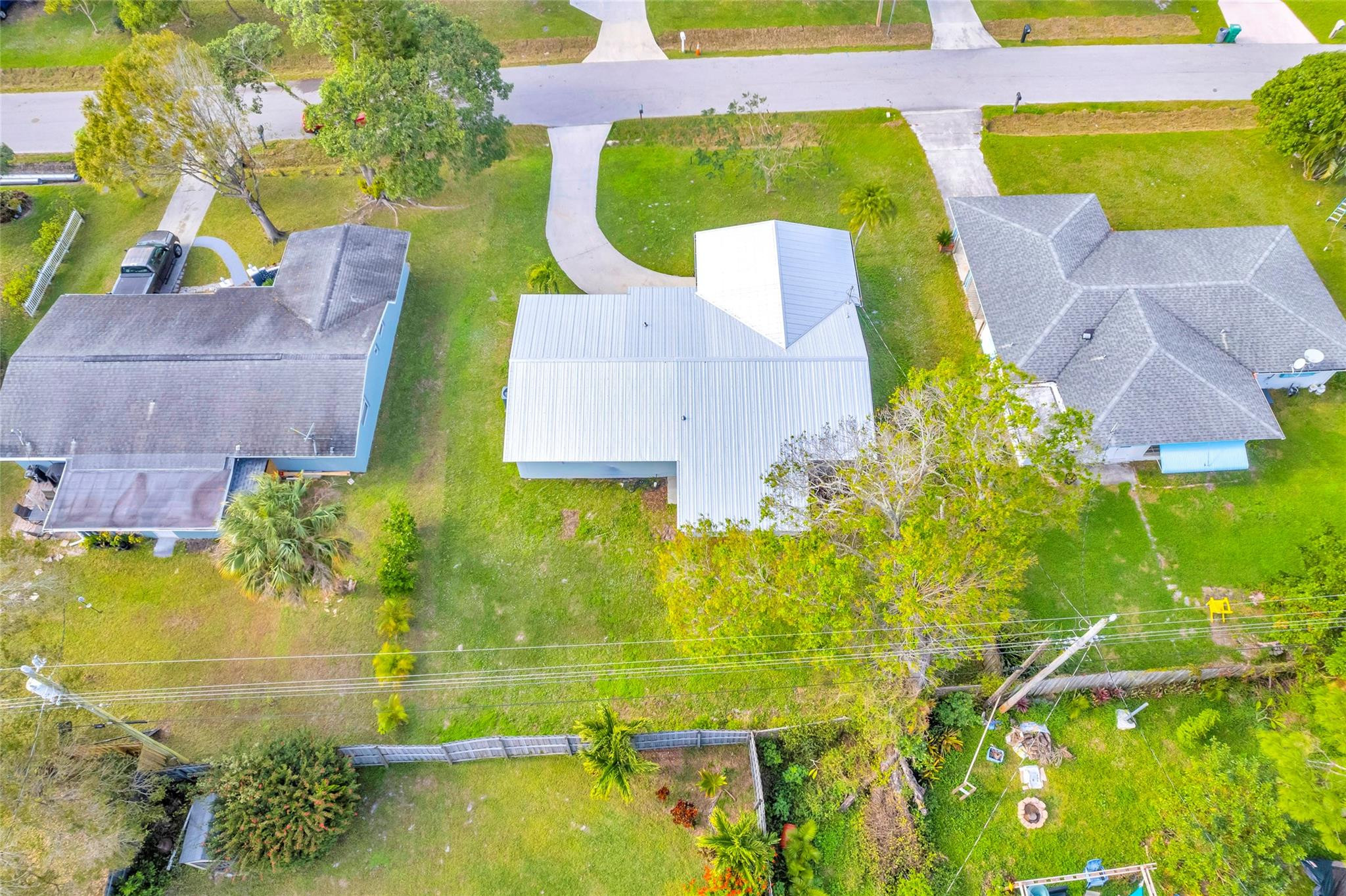 323 Shady Ln