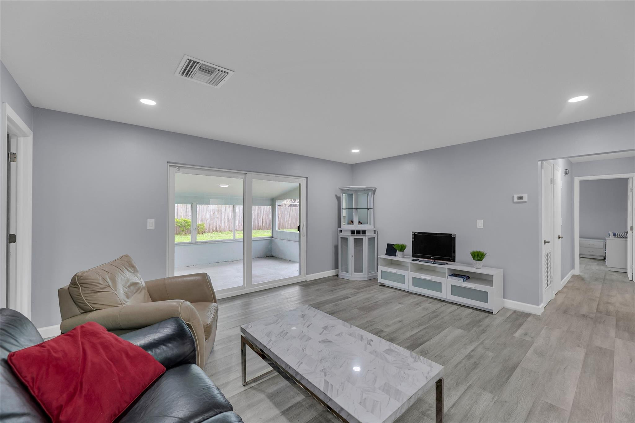 323 Shady Ln