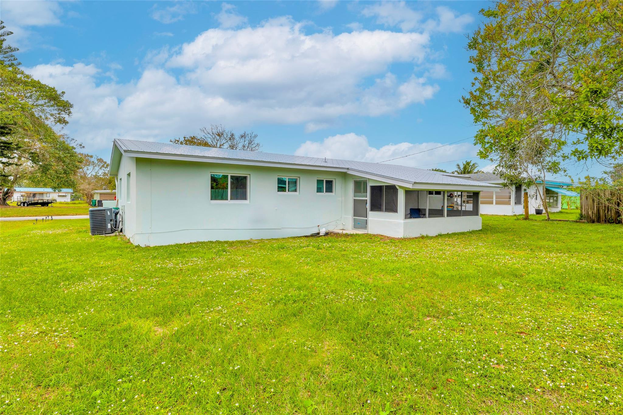 323 Shady Ln