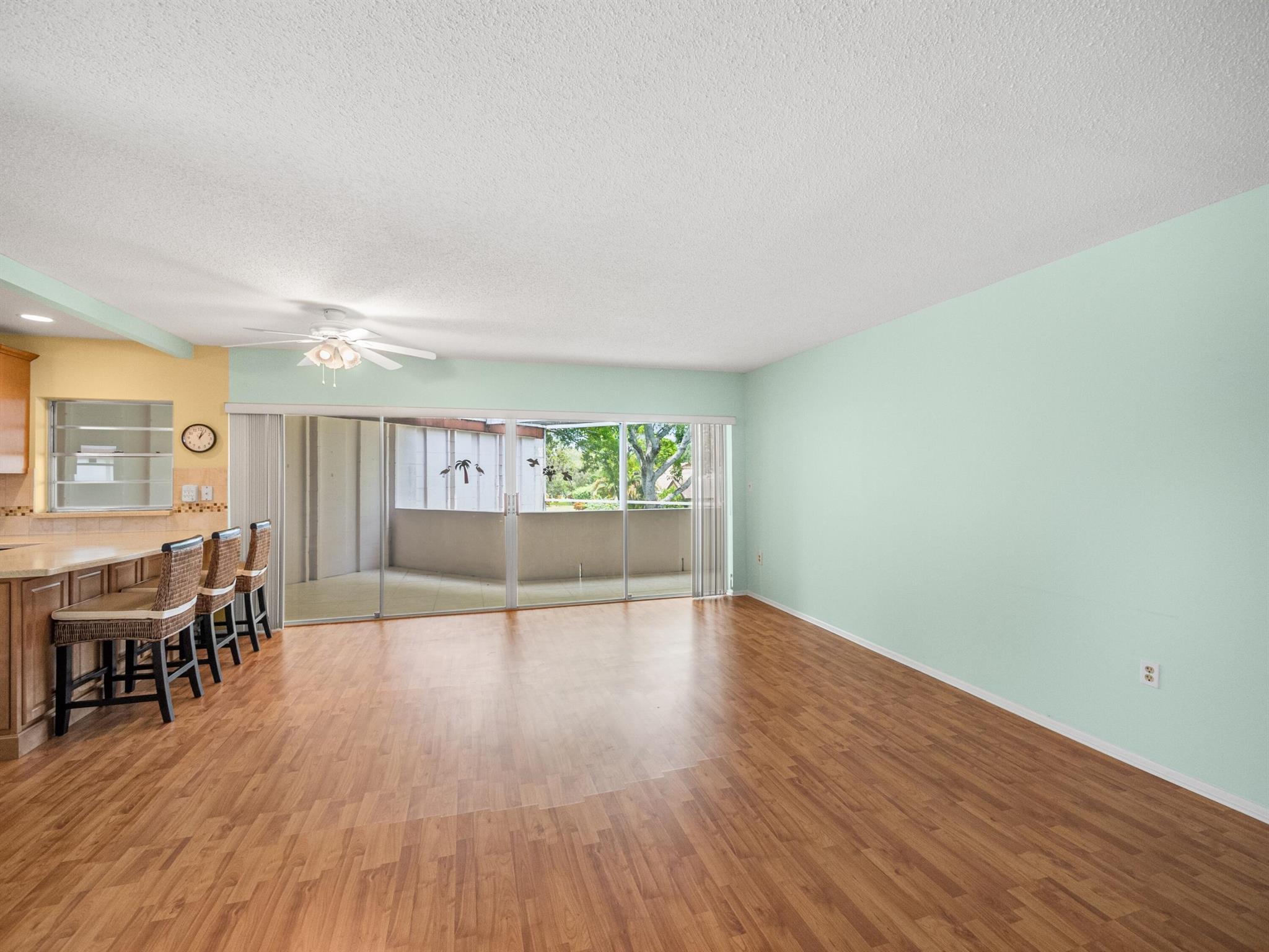 4 Greenway Village N 208
