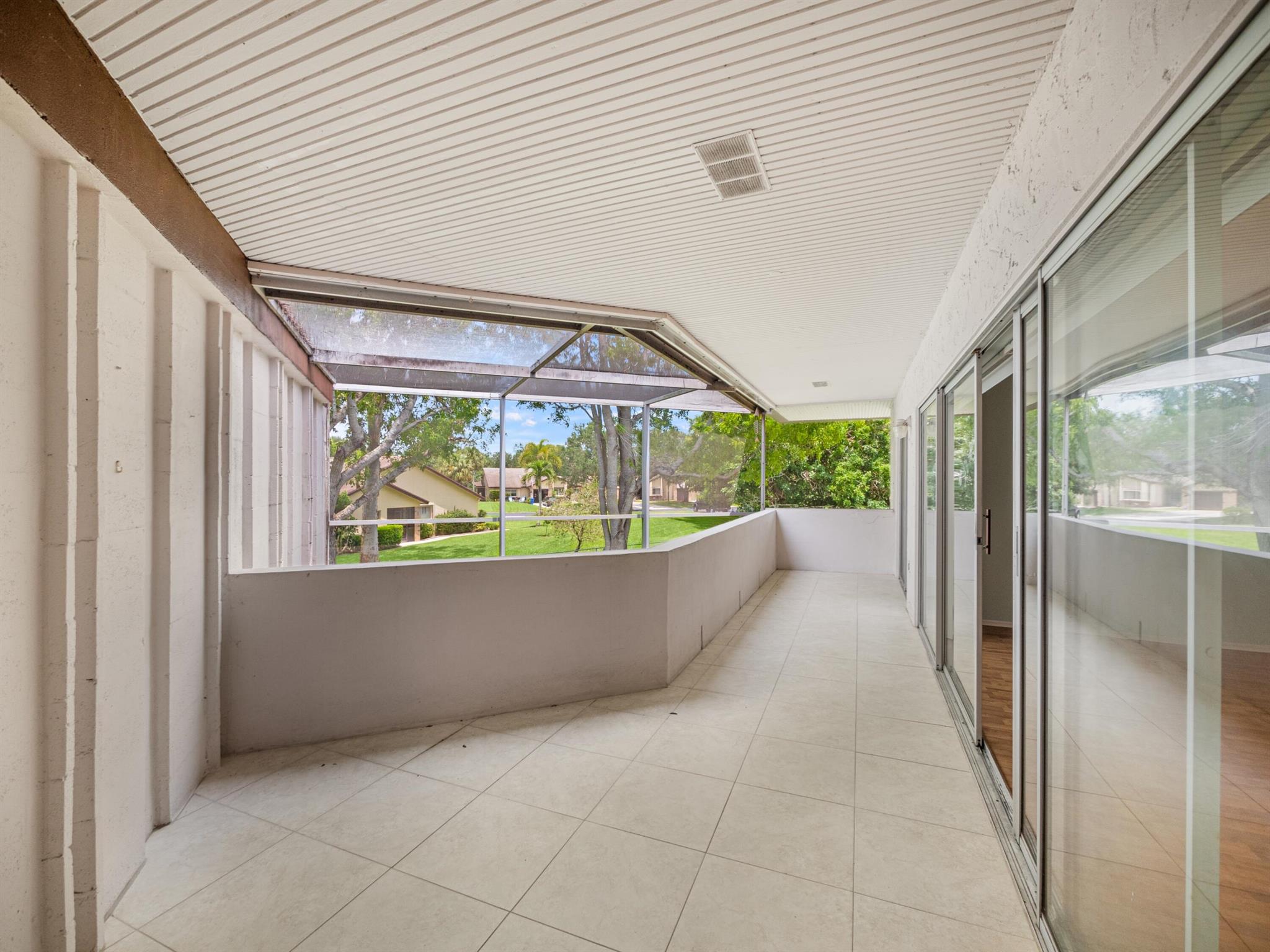 4 Greenway Village N 208