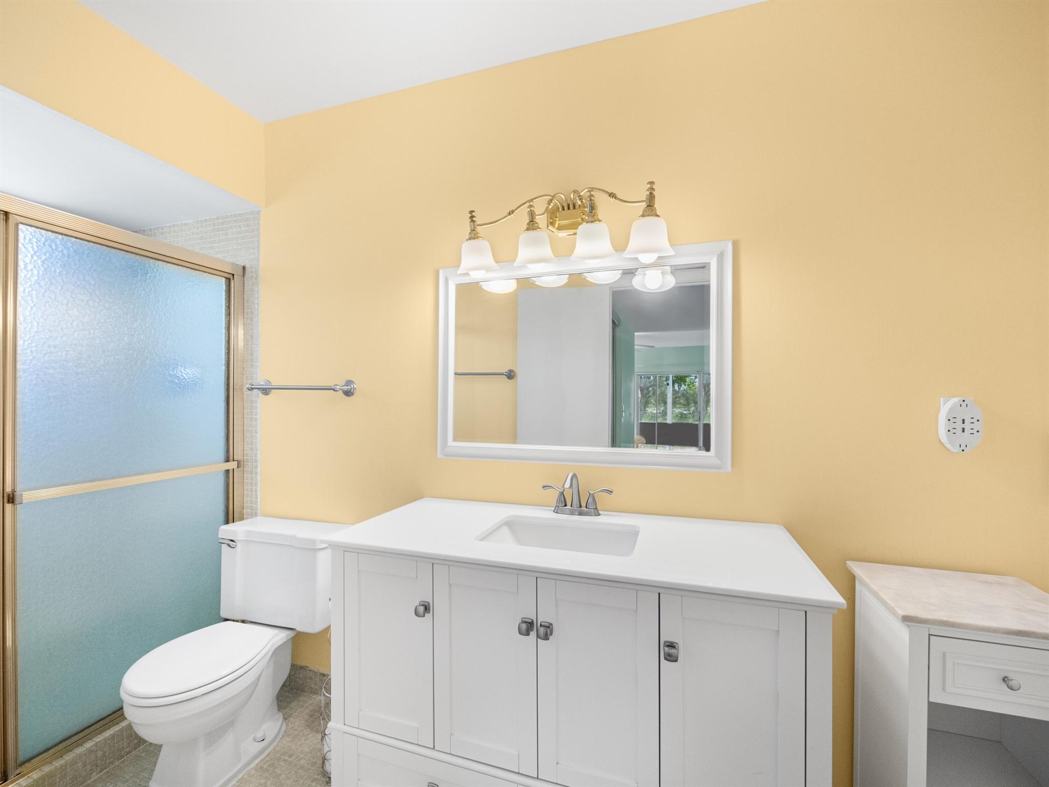 4 Greenway Village N 208