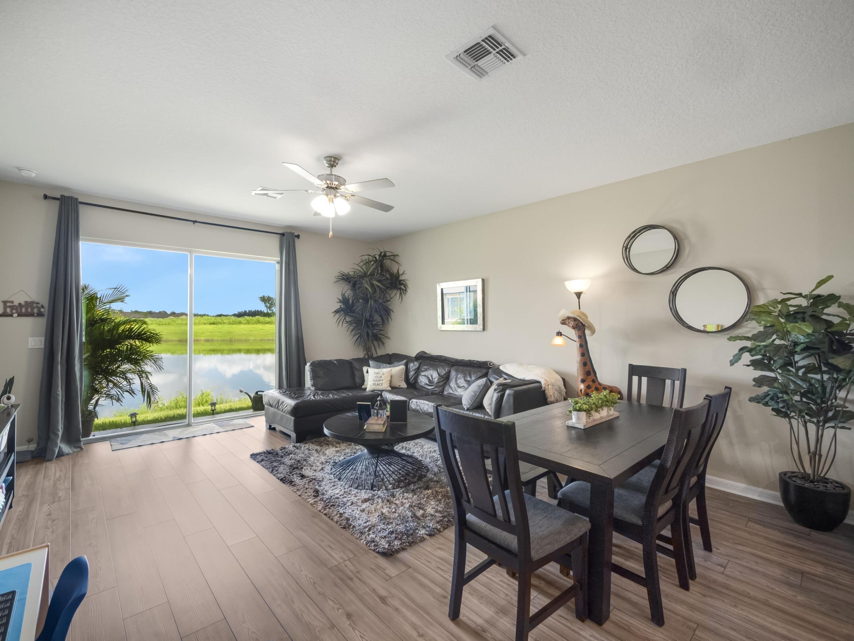 1637 Merriment Way
