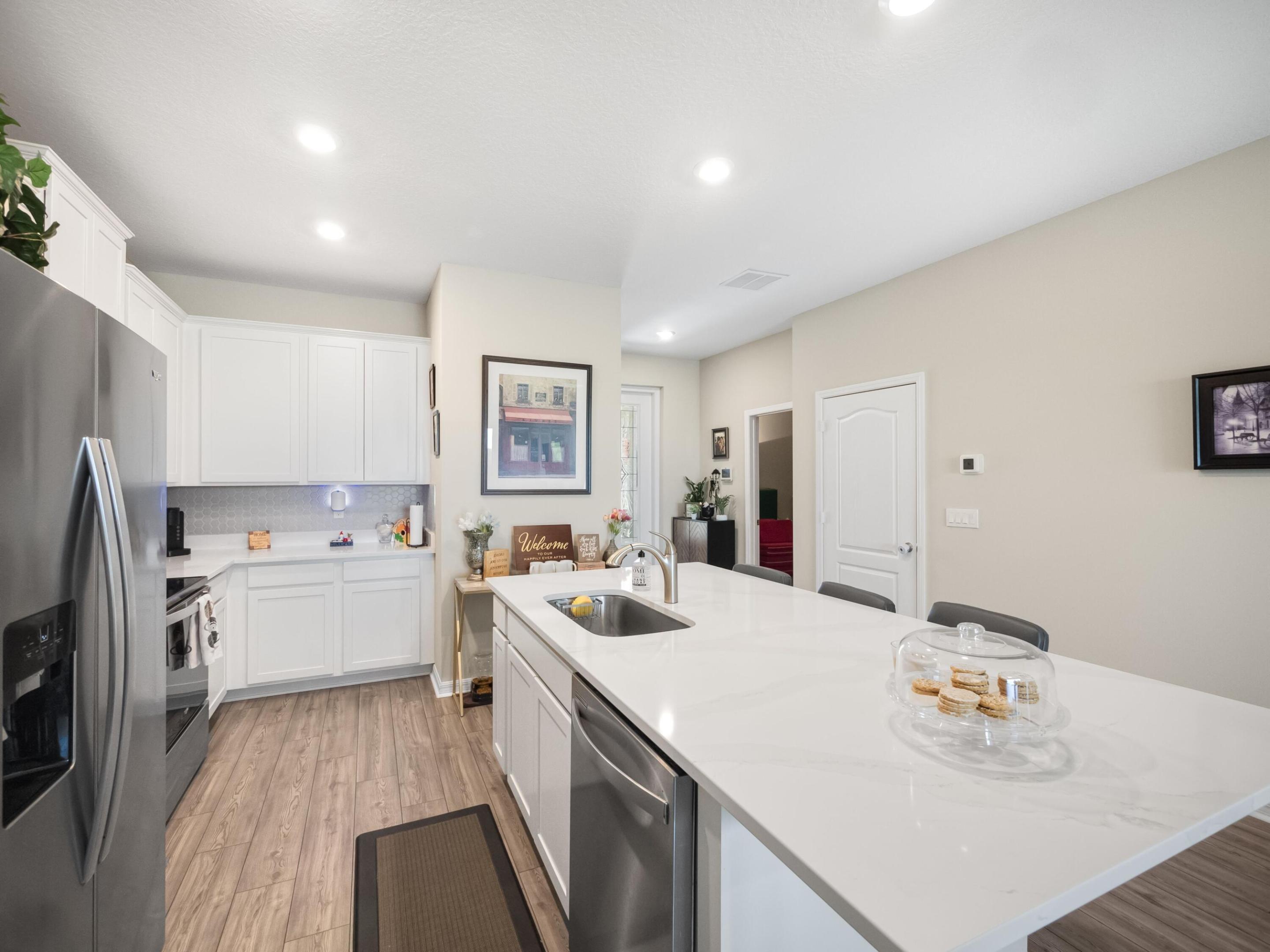 1637 Merriment Way