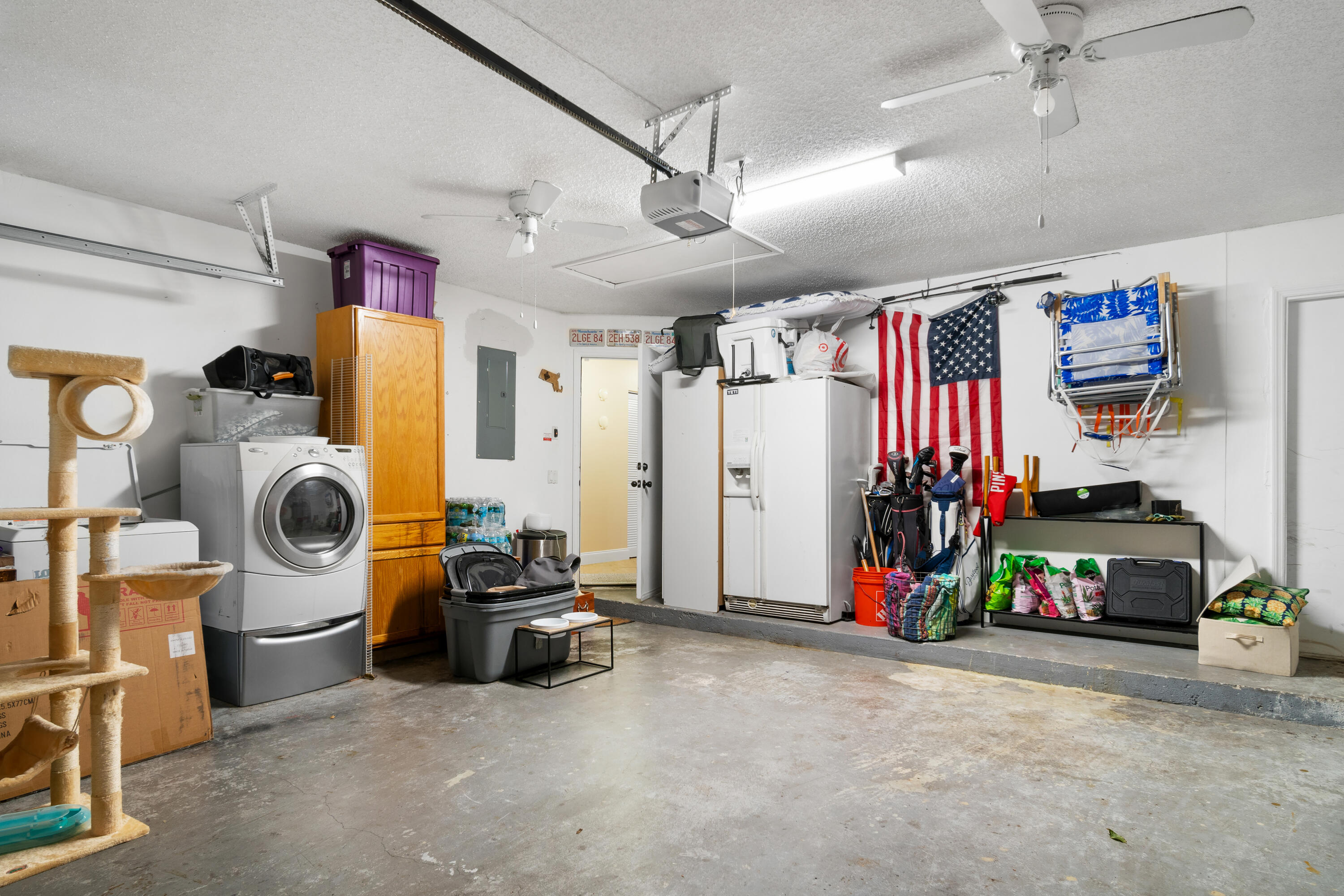930 Dickens Place