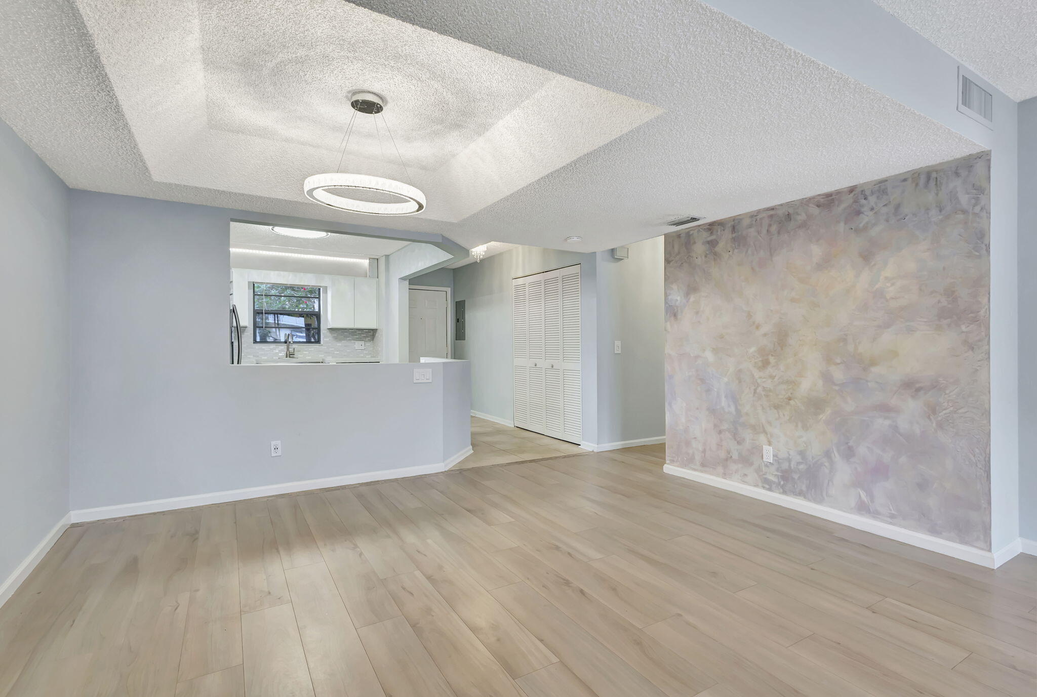 327 Southwind Drive 105