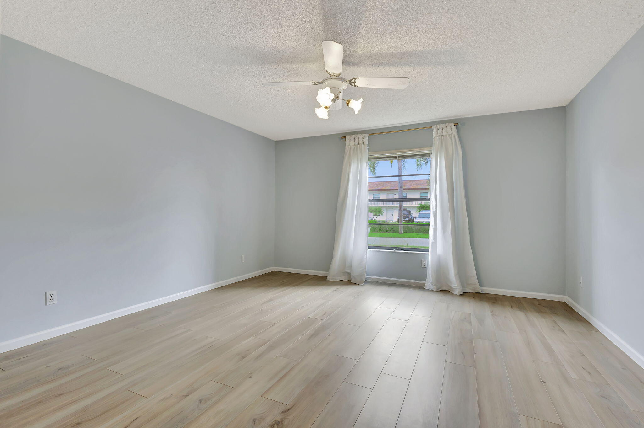 327 Southwind Drive 105