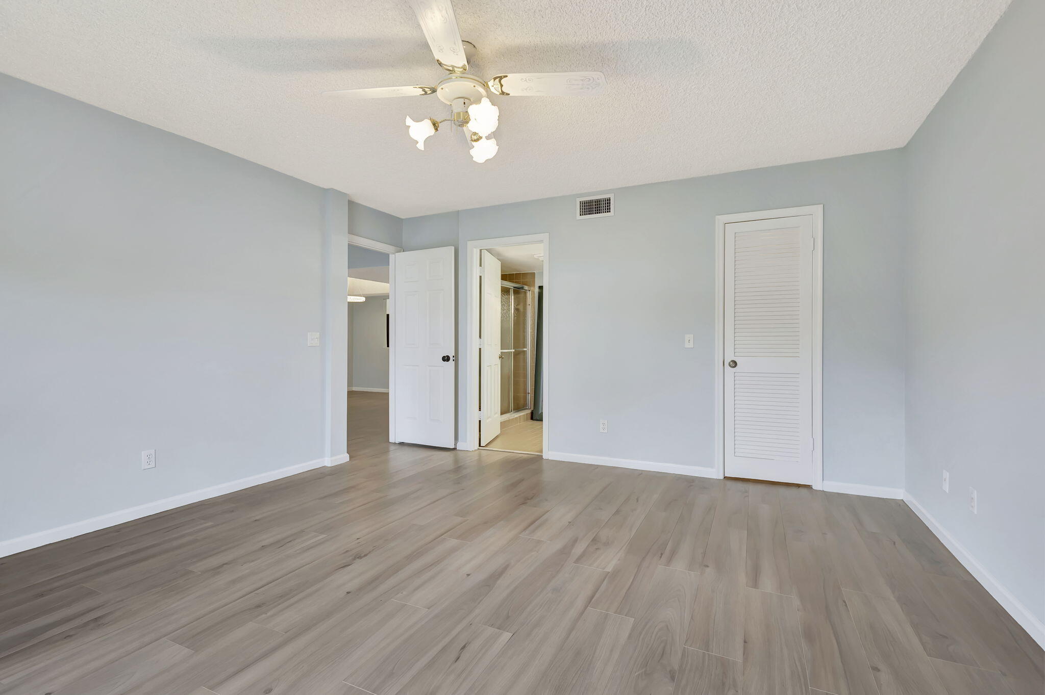 327 Southwind Drive 105