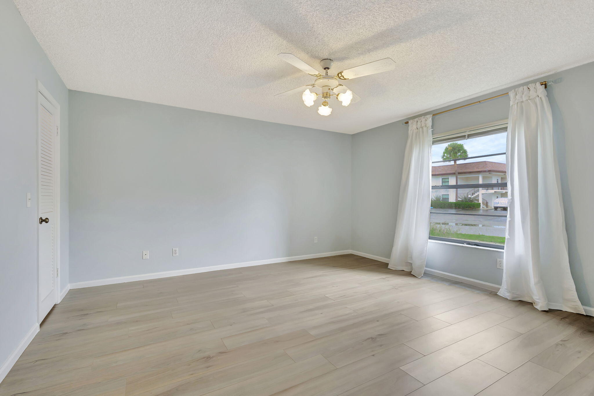 327 Southwind Drive 105