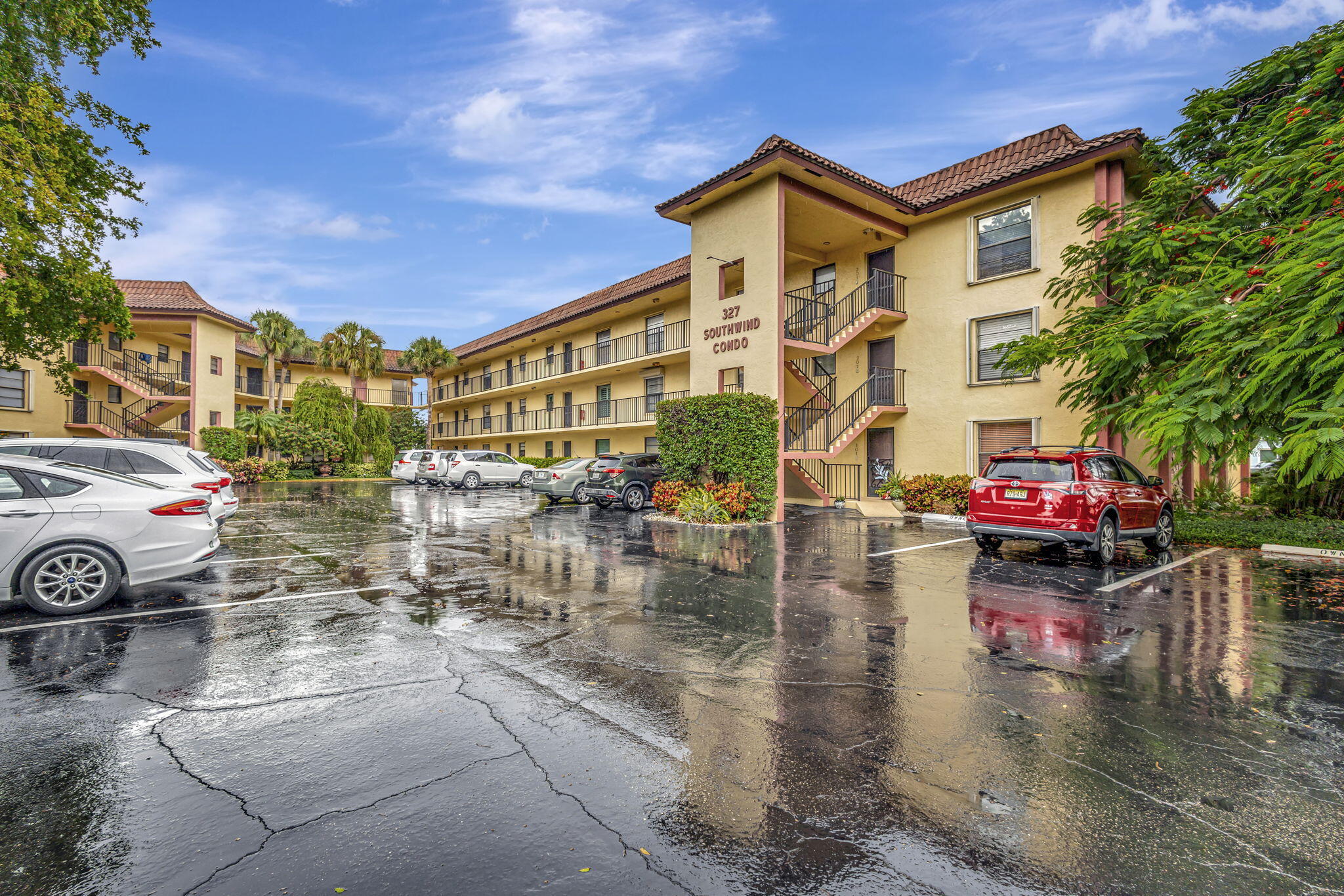 327 Southwind Drive 105