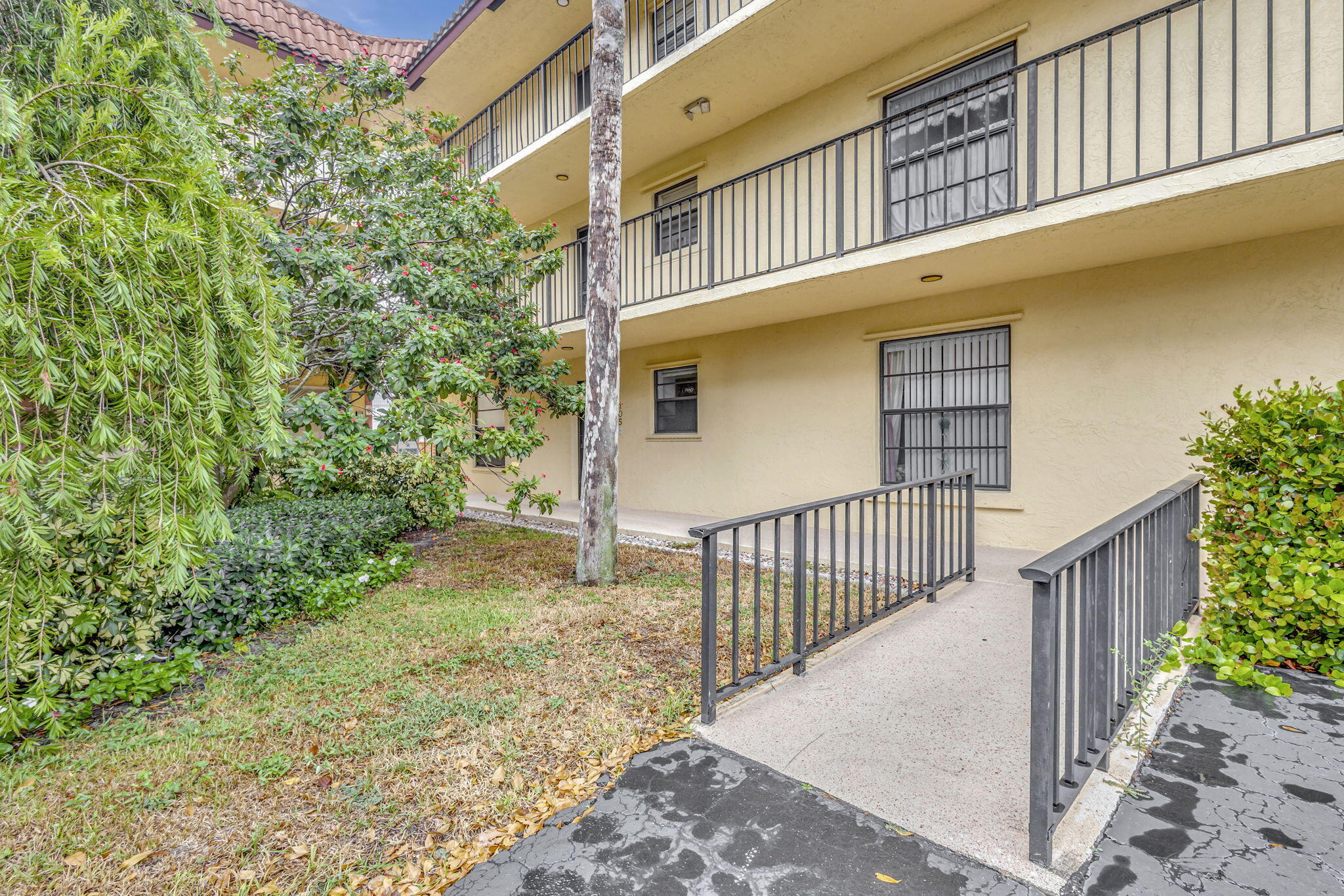 327 Southwind Drive 105