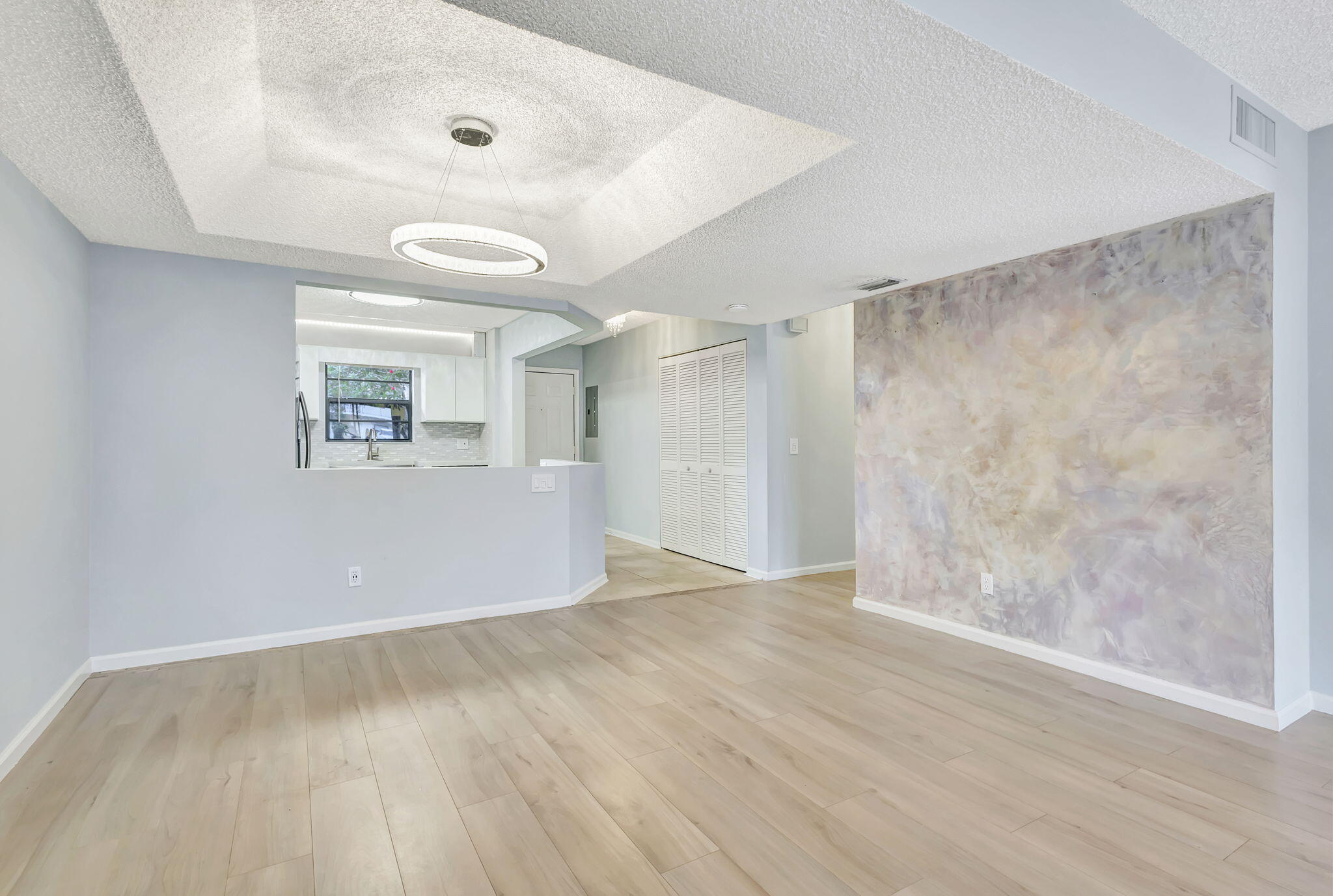 327 Southwind Drive 105