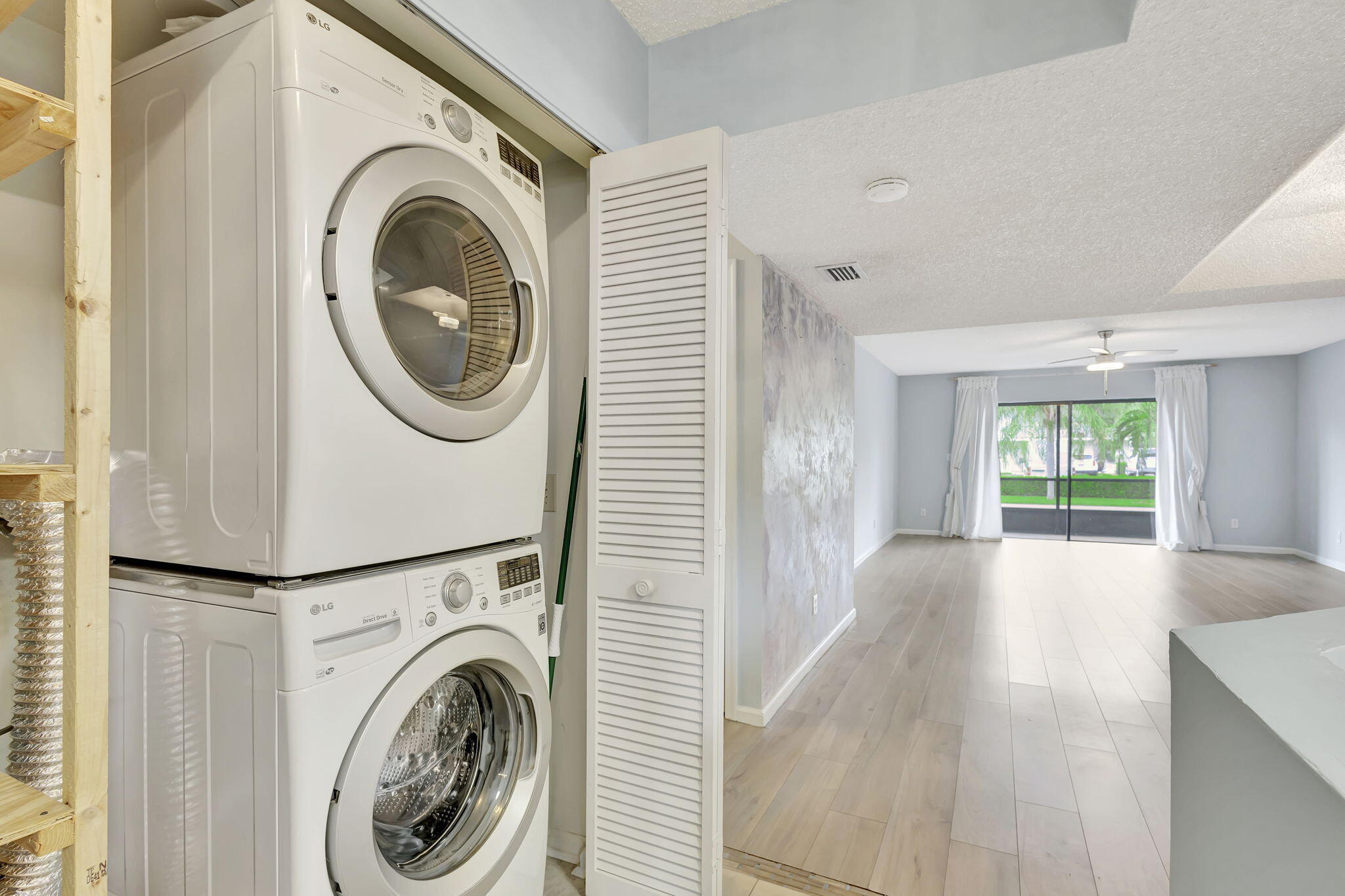 327 Southwind Drive 105