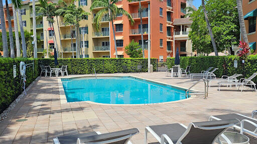 1610 Presidential Way B-207