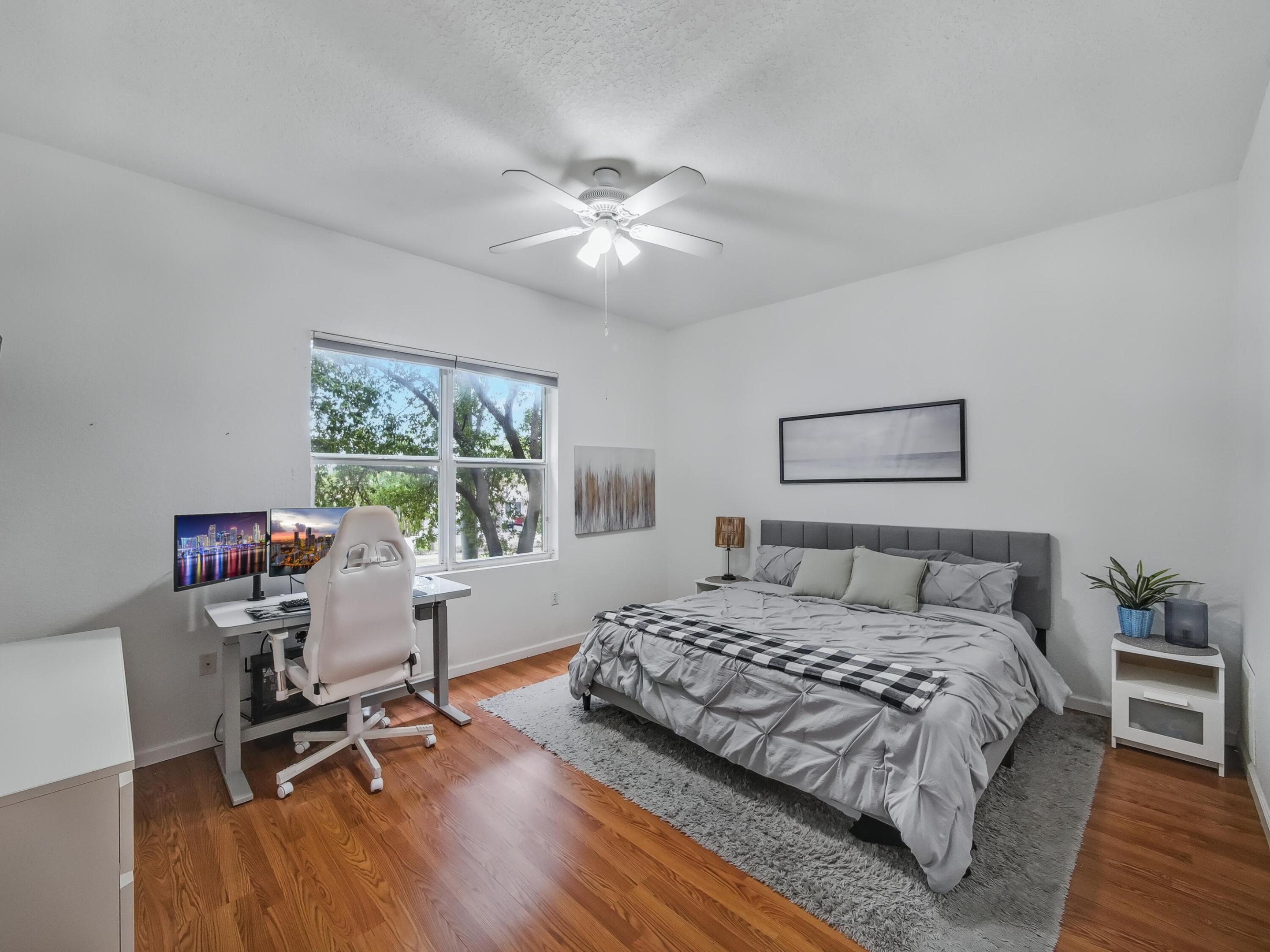 1610 Presidential Way B-207