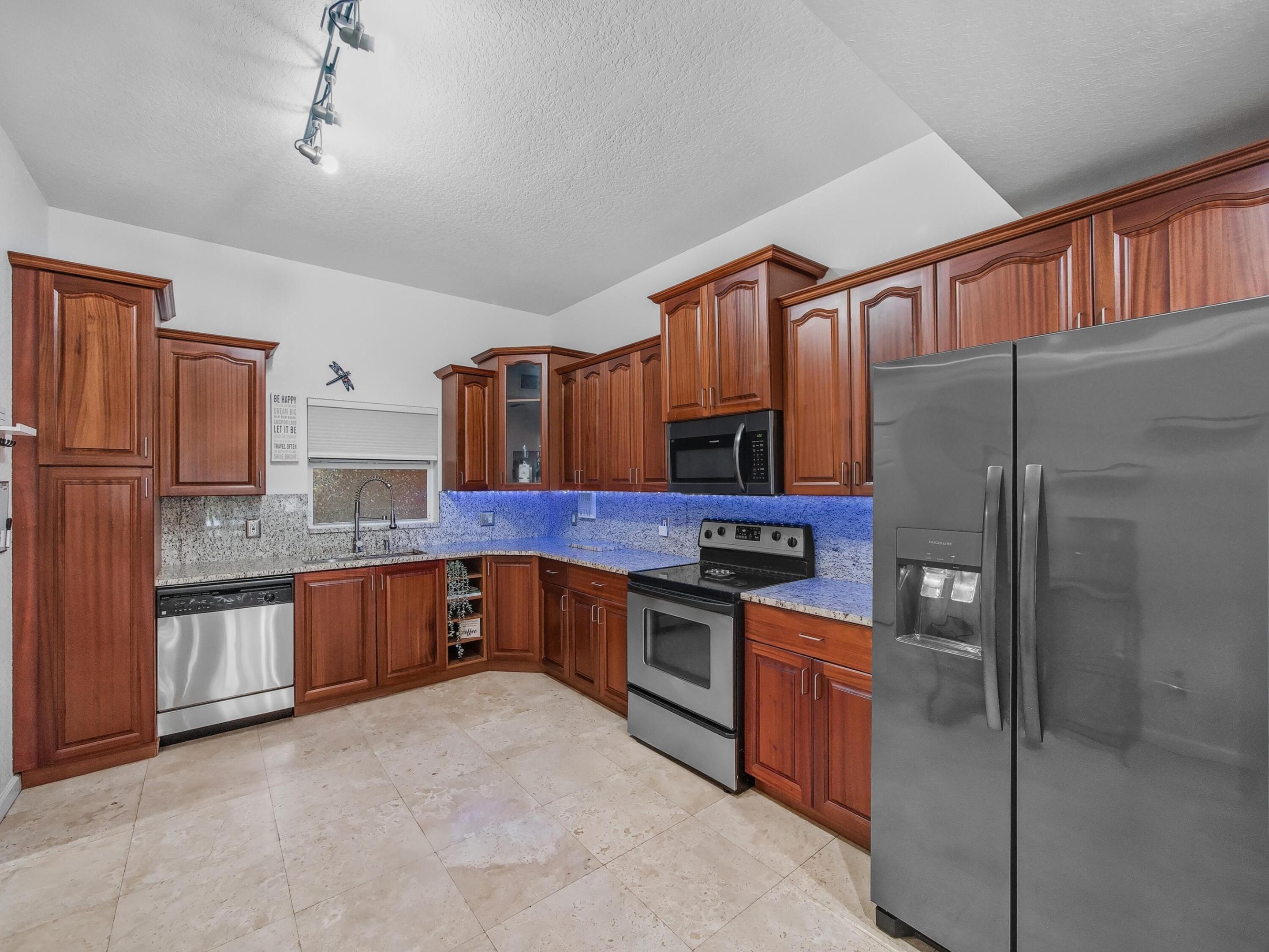 1610 Presidential Way B-207