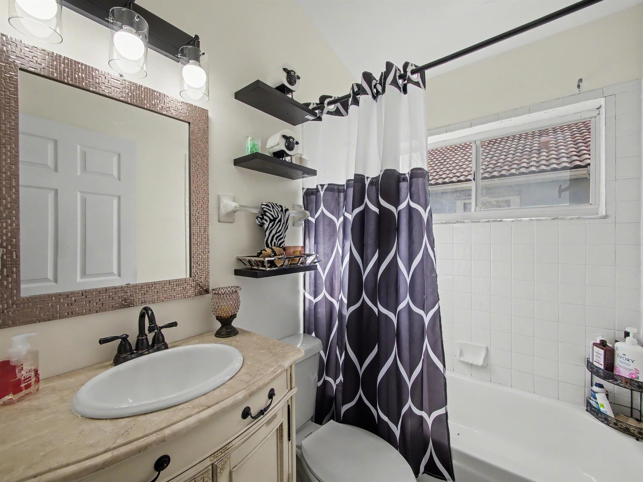 1971 Oak Berry Circle