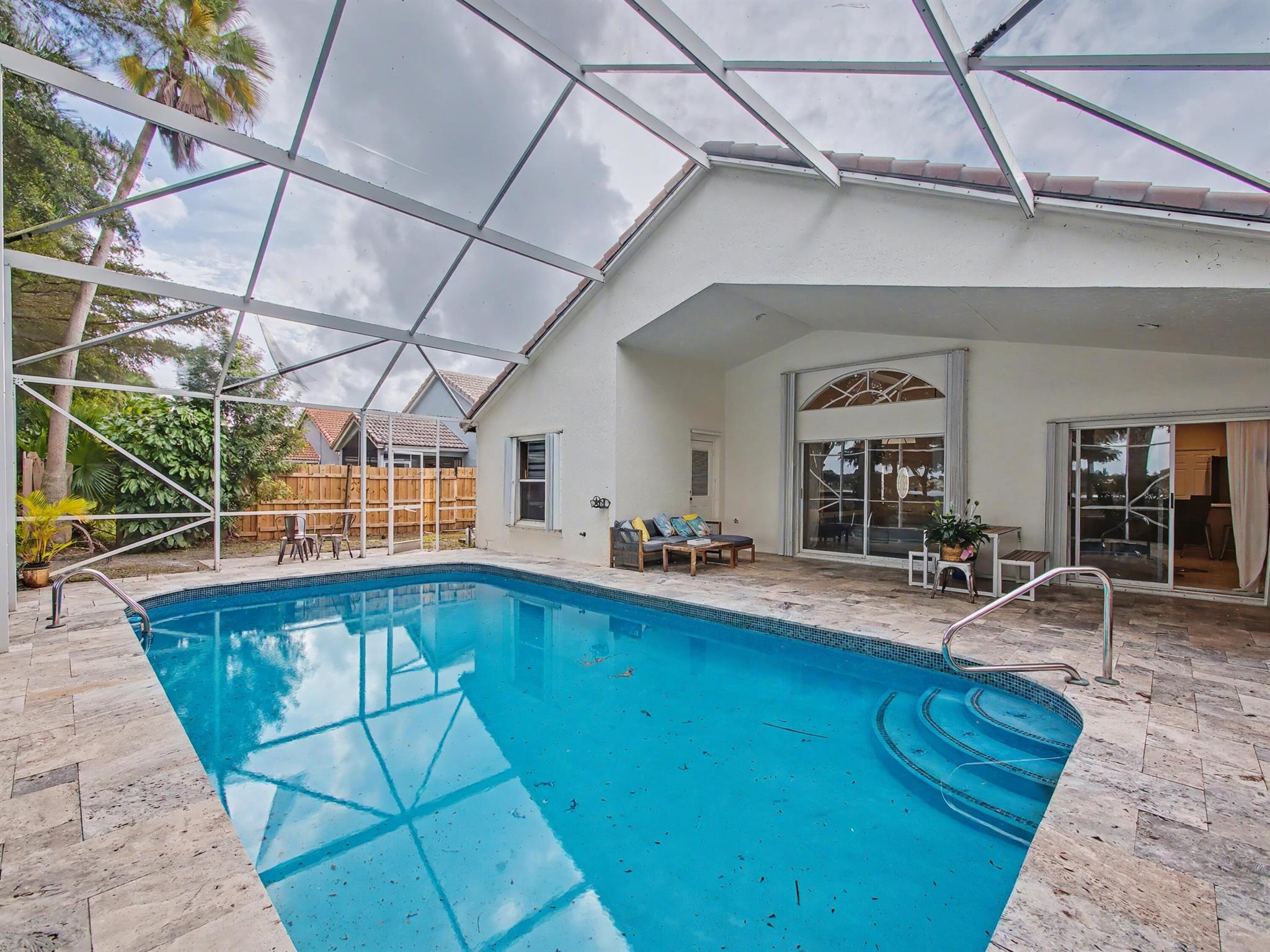 1971 Oak Berry Circle