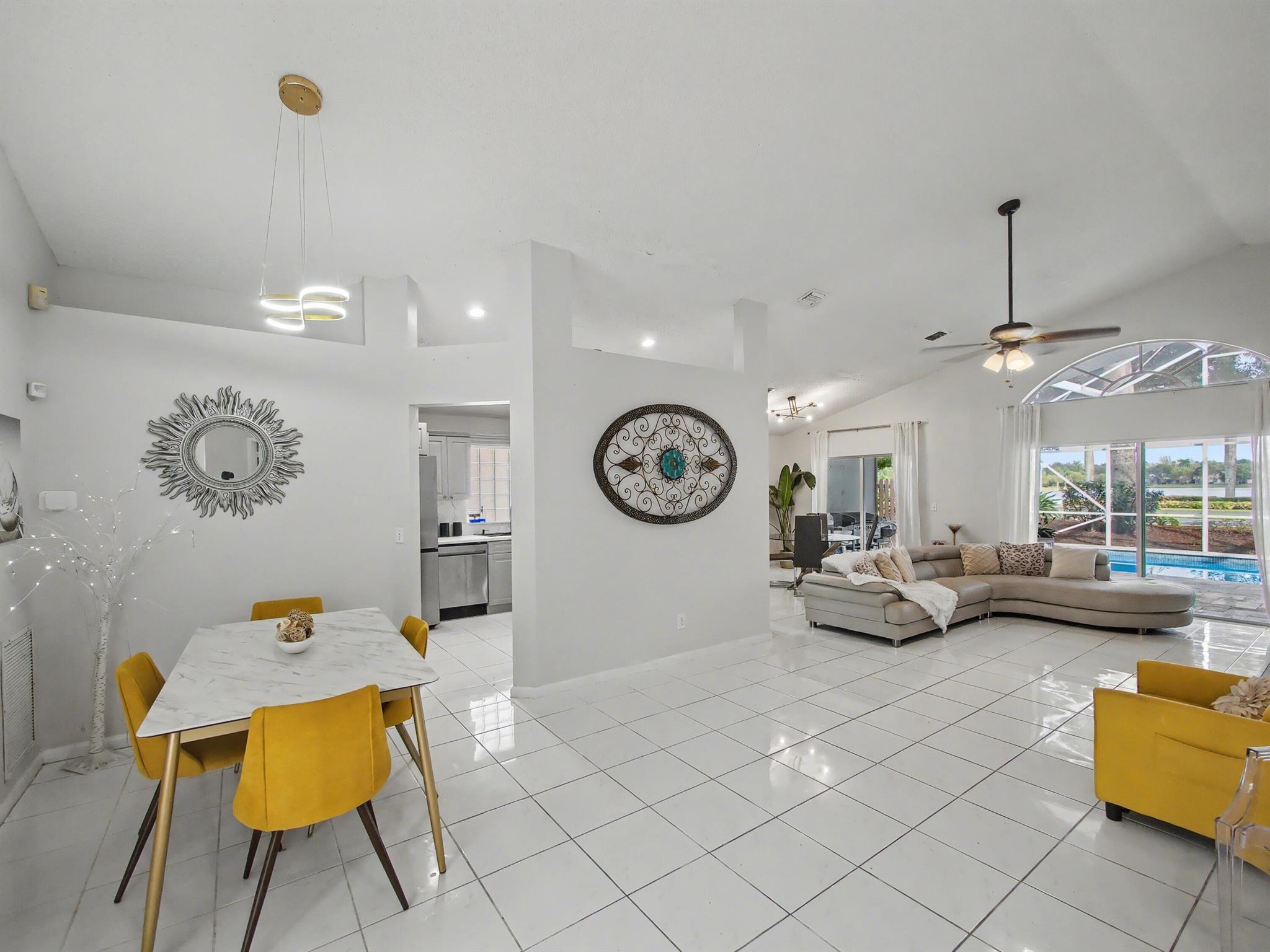 1971 Oak Berry Circle