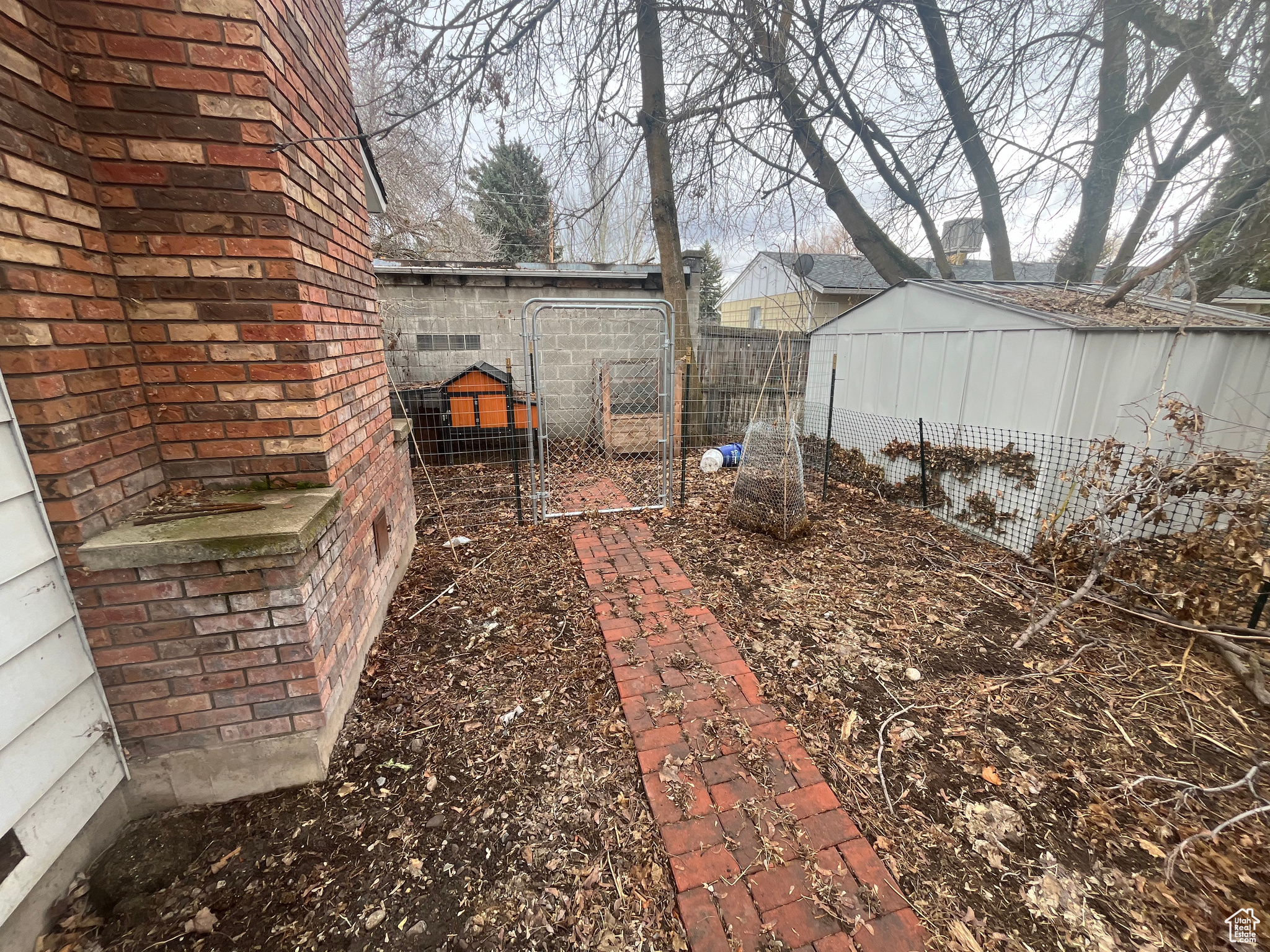 175 N CROCKETT AVE