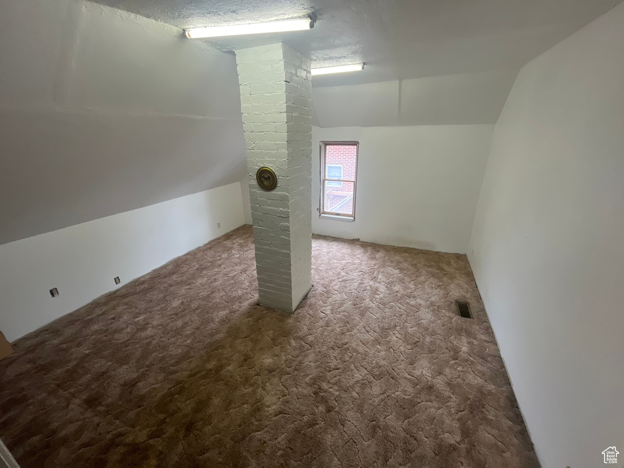 175 N CROCKETT AVE