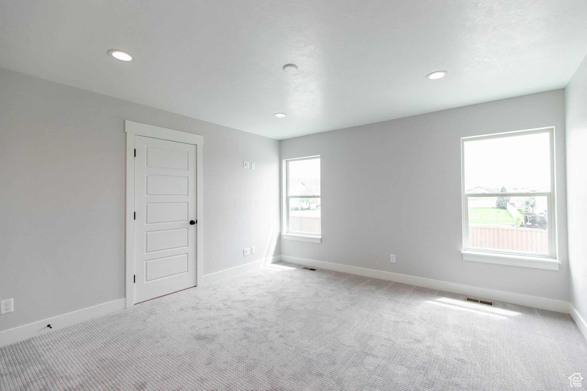 512 W 1830 N