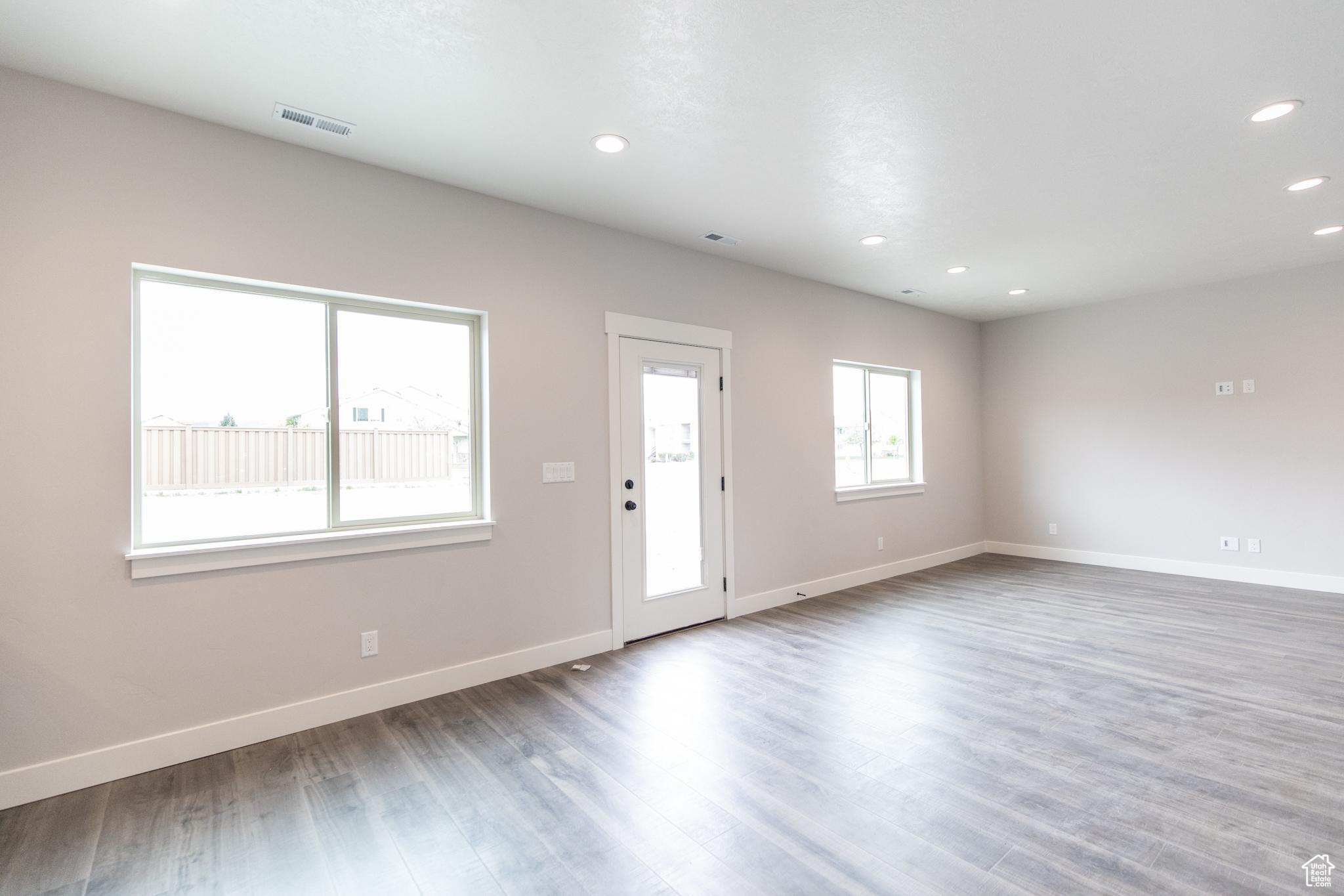 512 W 1830 N