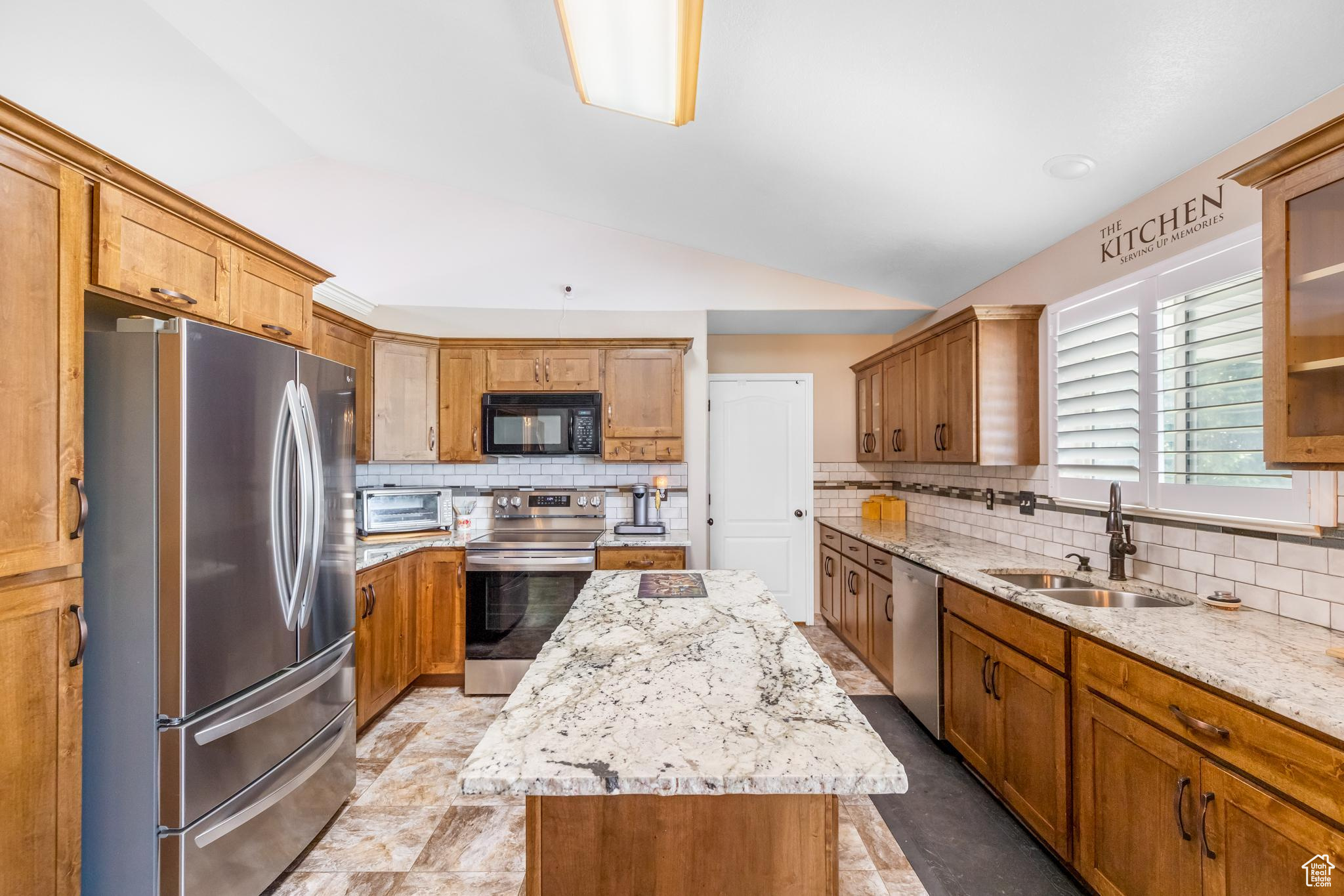 41 N HIGHLAND BLVD