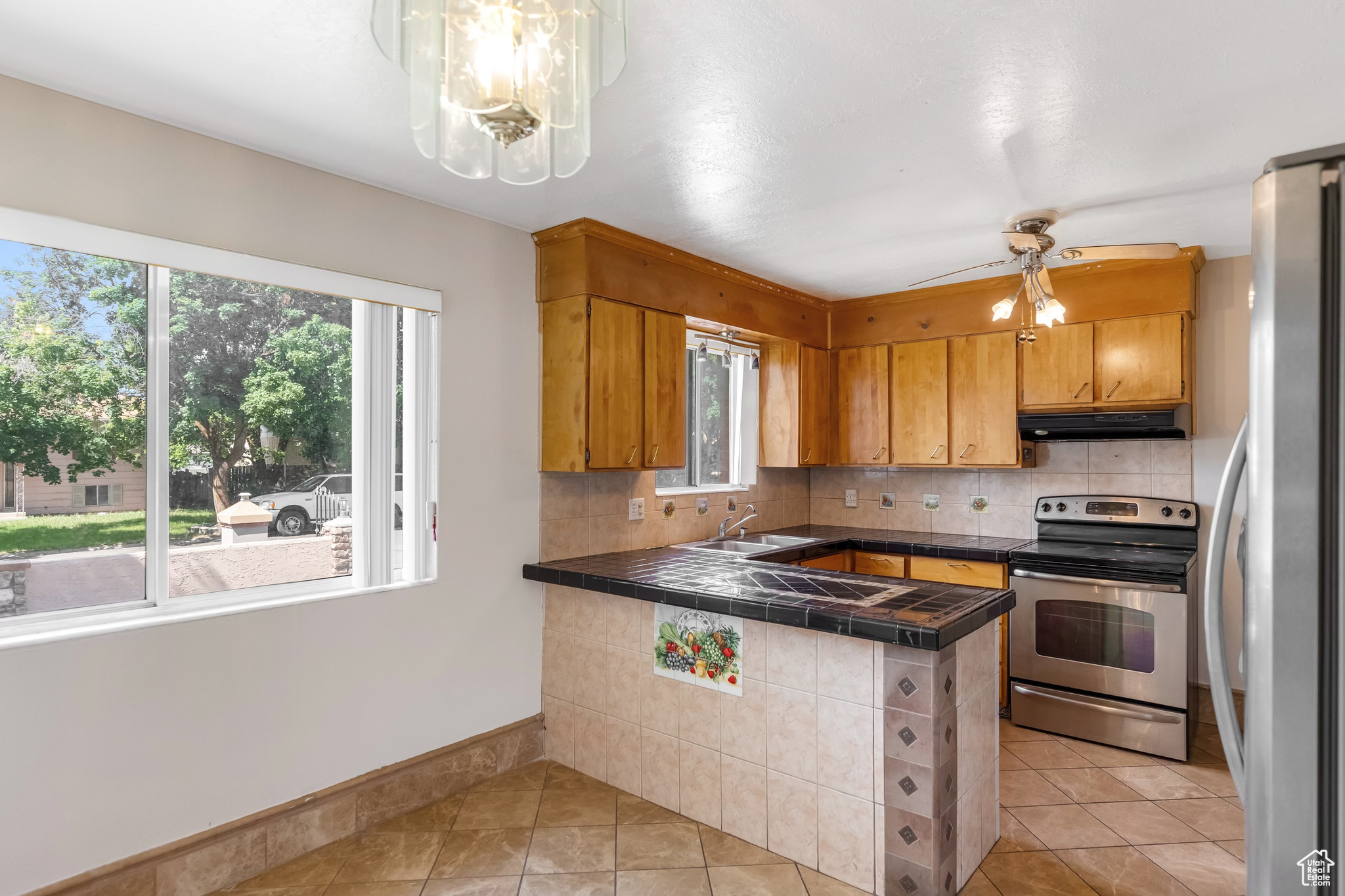 740 E CANYON VIEW DR