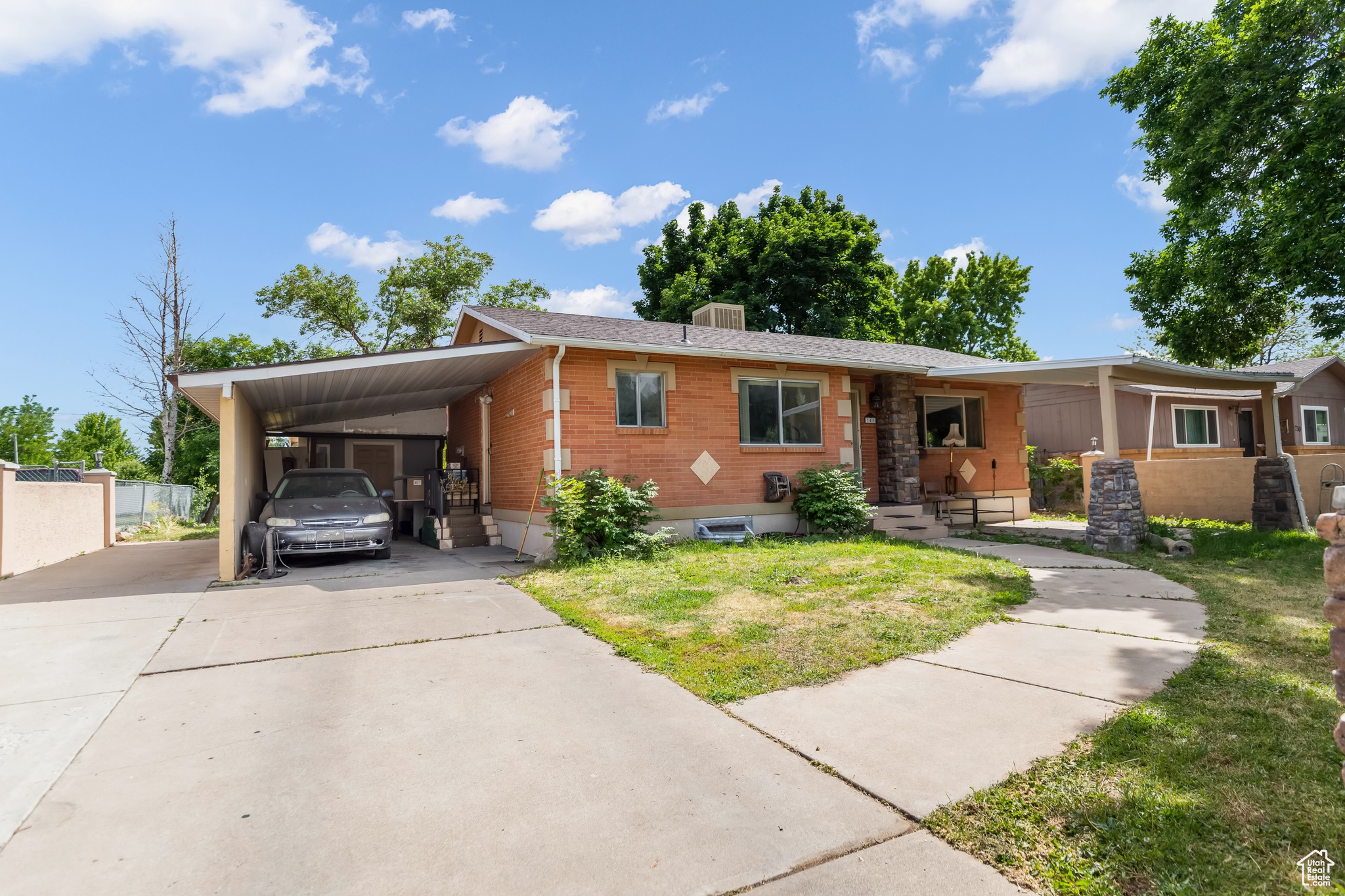 740 E CANYON VIEW DR