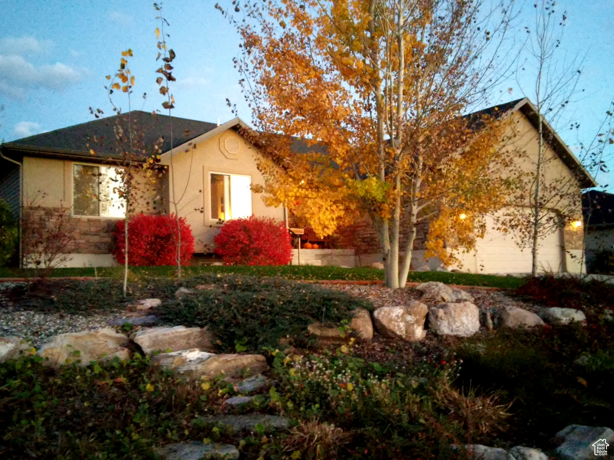 526 N CHERRY CREEK PKWY