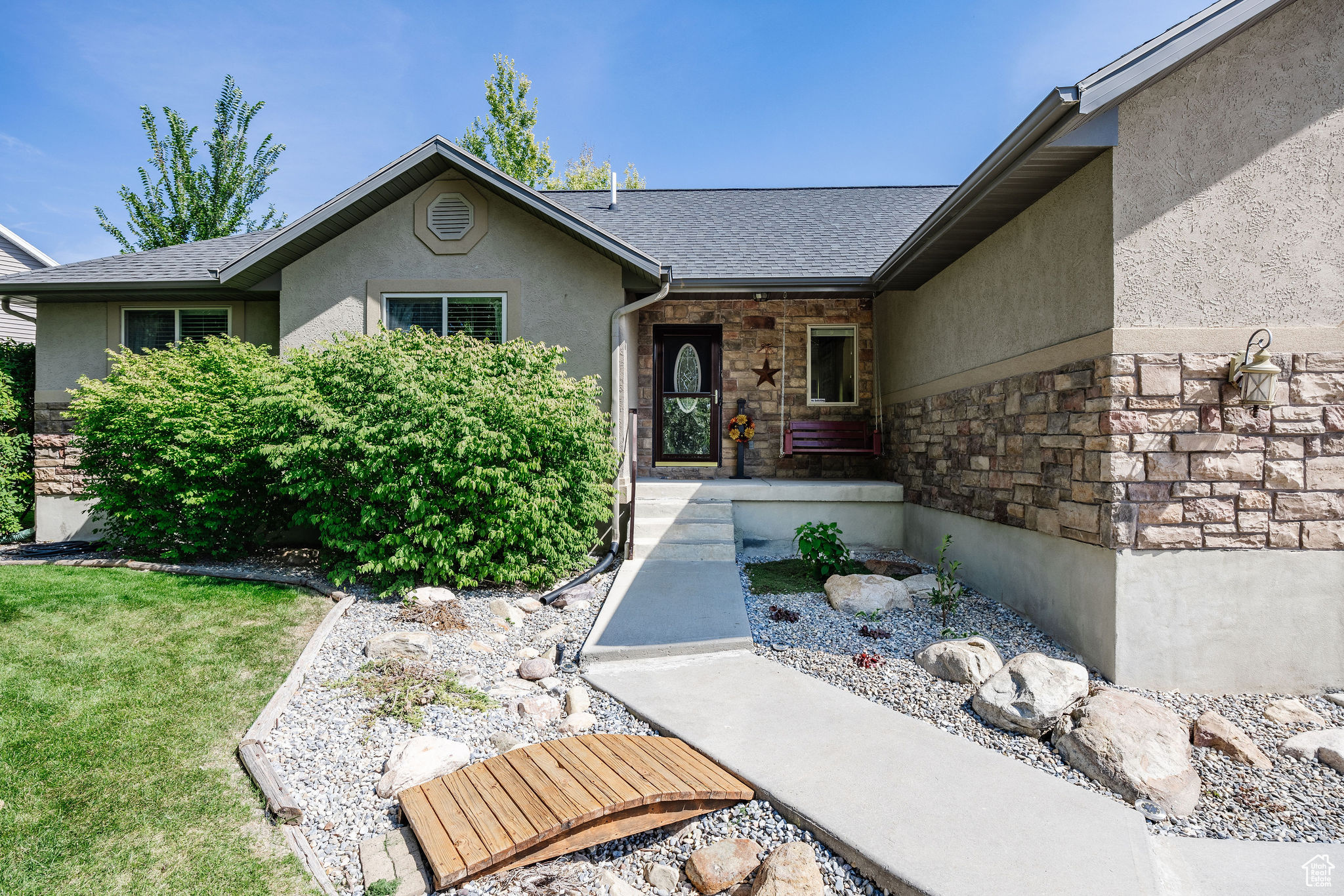 526 N CHERRY CREEK PKWY