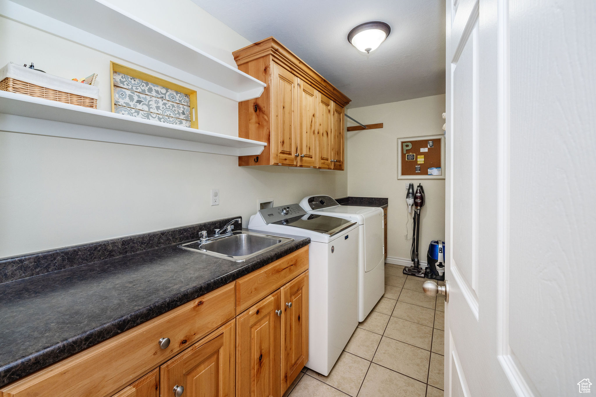 526 N CHERRY CREEK PKWY