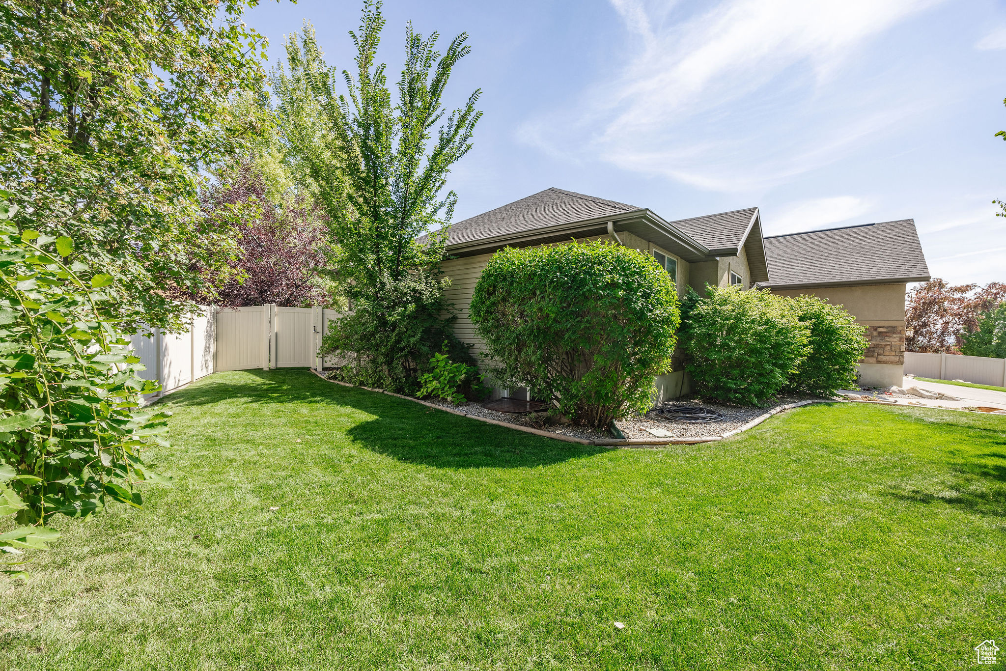 526 N CHERRY CREEK PKWY