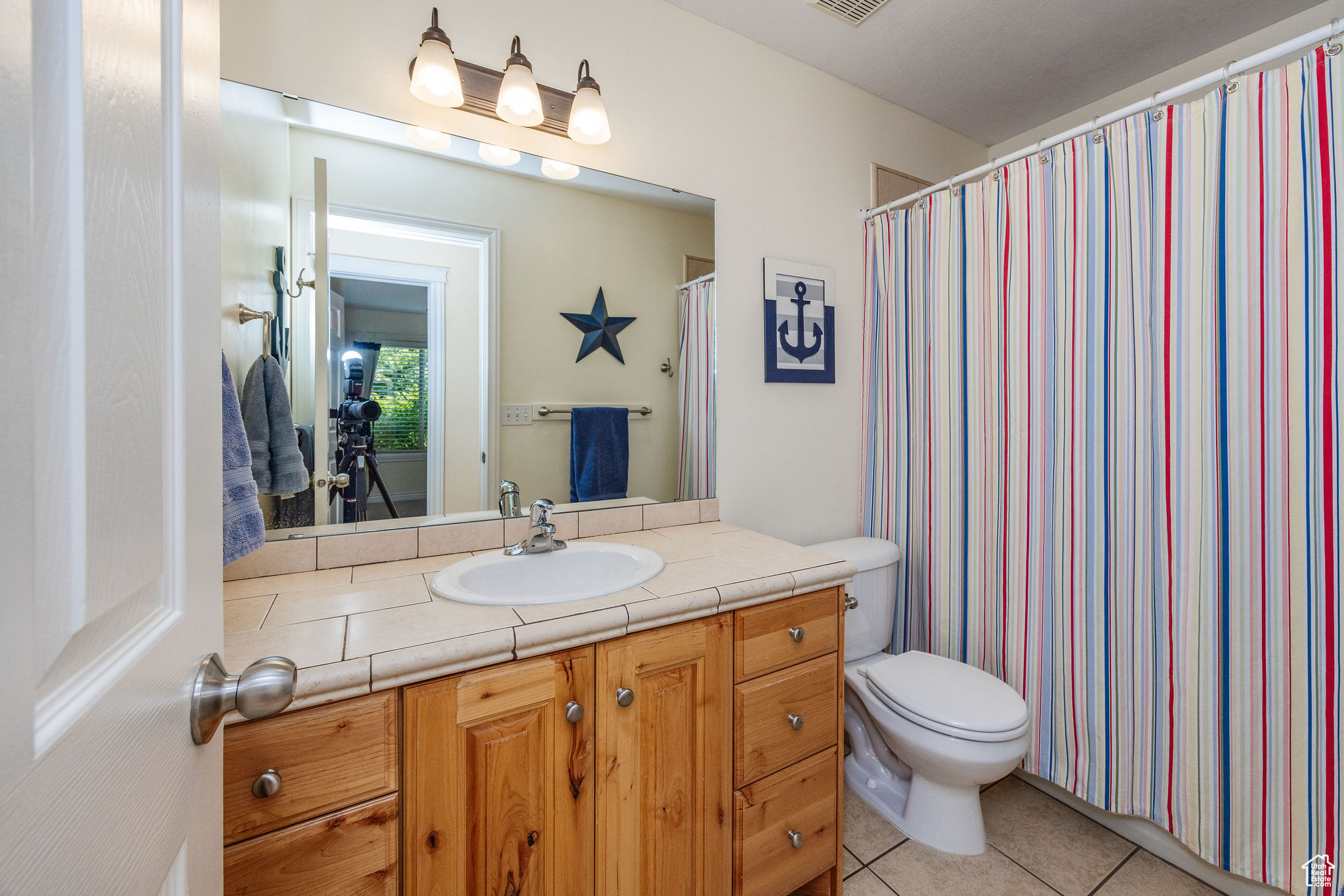 526 N CHERRY CREEK PKWY
