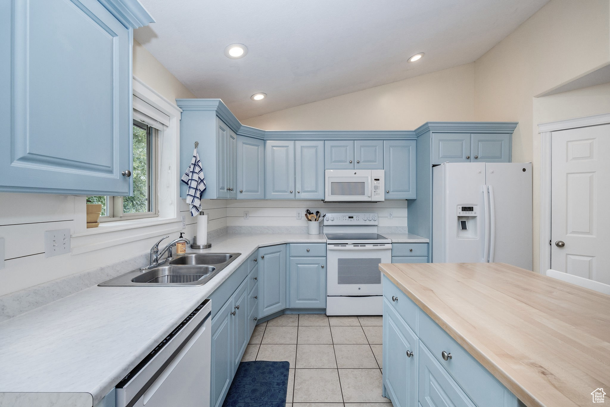526 N CHERRY CREEK PKWY
