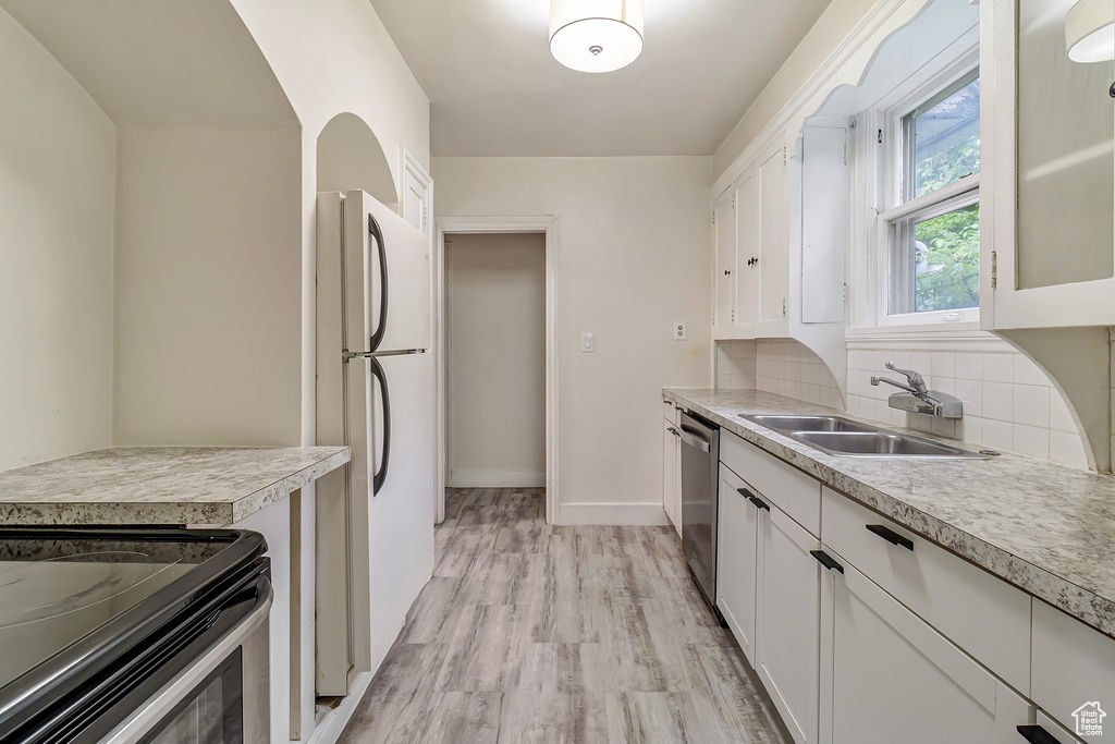 225 BOULEVARD