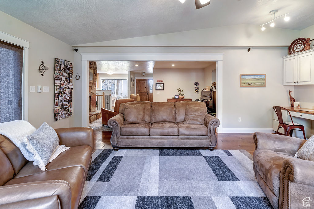 757 RIVER HEIGHTS BLVD