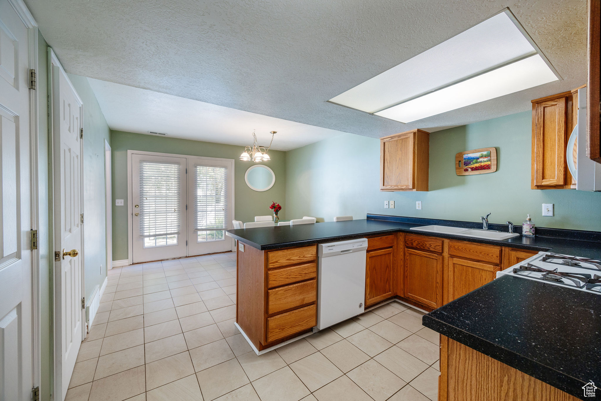194 STIRLING PL